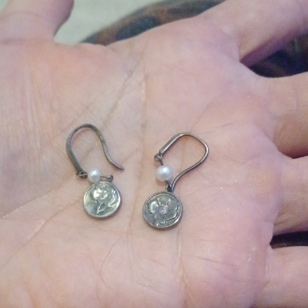 Elegant Silver and Pearl Earrings